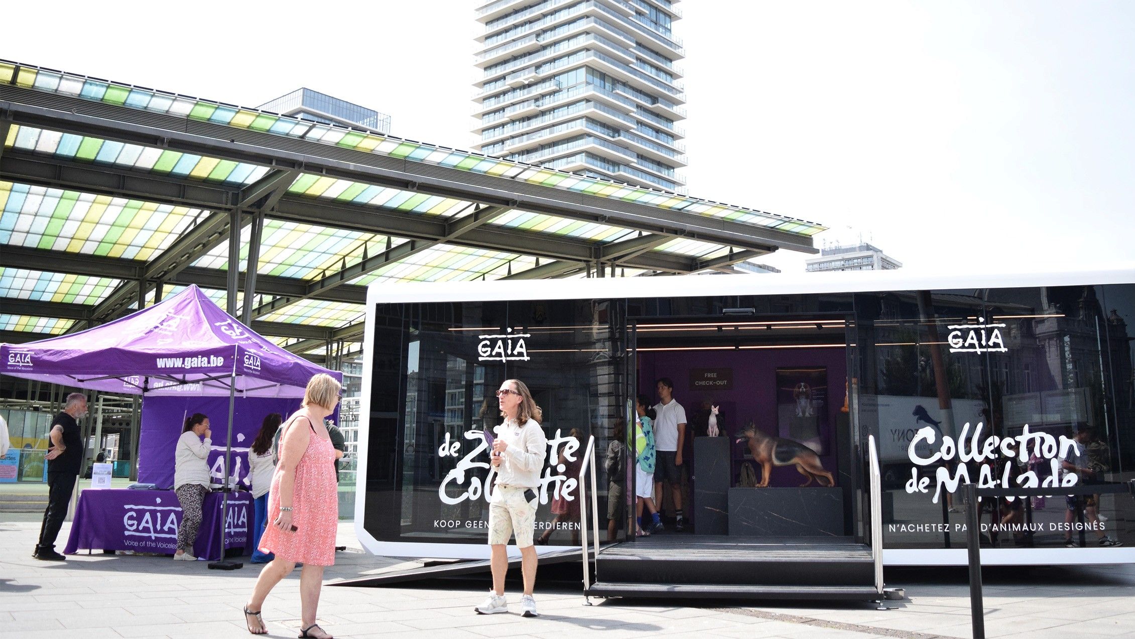 The GAIA Ziekste Collectie pavilion on the seafront in Ostend, styled as a designer pet store